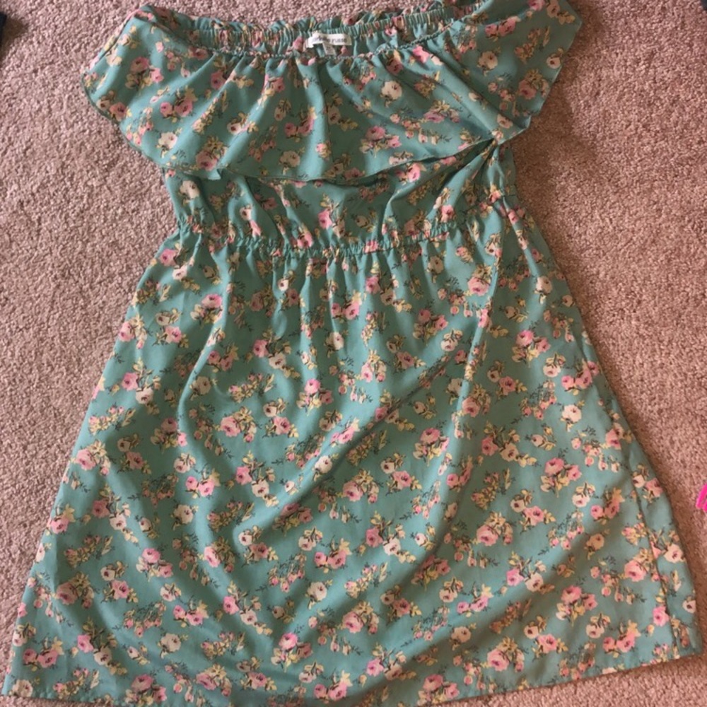 Sleeveless floral dress